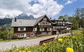 Schwendi Lodge
